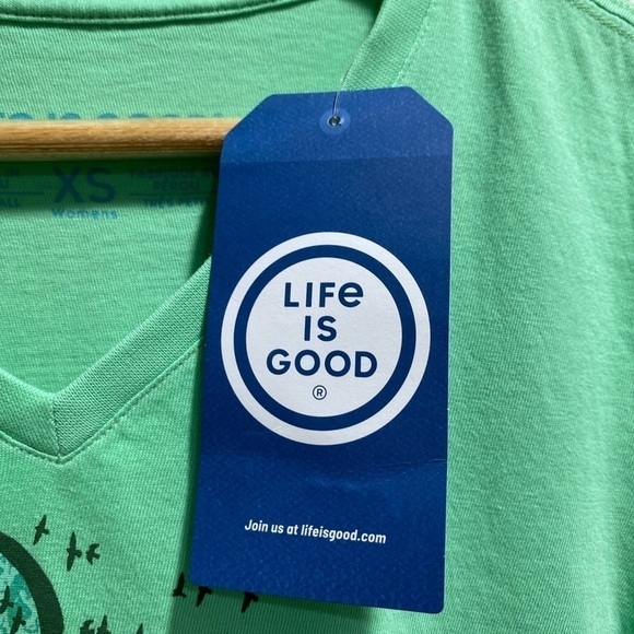 Life Is Good Women's Cloverfield Crusher Tee - Picture 6 of 8